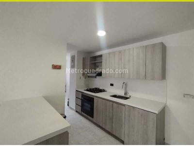 Apartamento de 2 alcobas en arriendo en Castropol, Medellín, 85 m² · foto 2 de 12