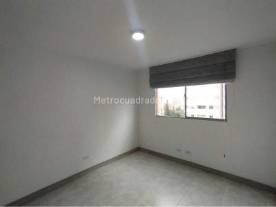 Apartamento de 2 alcobas en arriendo en Castropol, Medellín, 85 m² · foto 9 de 12