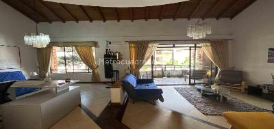 Apartamento de 5 alcobas en venta en Laureles, Medellín, 203 m² · foto 2 de 20
