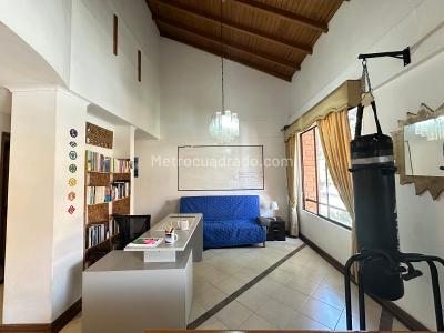 Apartamento de 5 alcobas en venta en Laureles, Medellín, 203 m² · foto 3 de 20