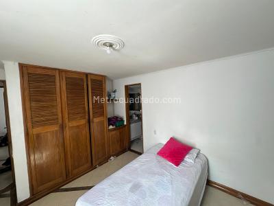 Apartamento de 5 alcobas en venta en Laureles, Medellín, 203 m² · foto 9 de 20