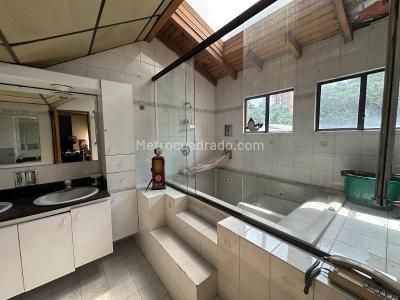 Apartamento de 5 alcobas en venta en Laureles, Medellín, 203 m² · foto 16 de 20