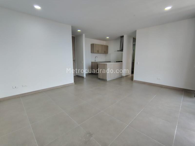 2BR Apartment in Los Colegios (72 m²) - 2