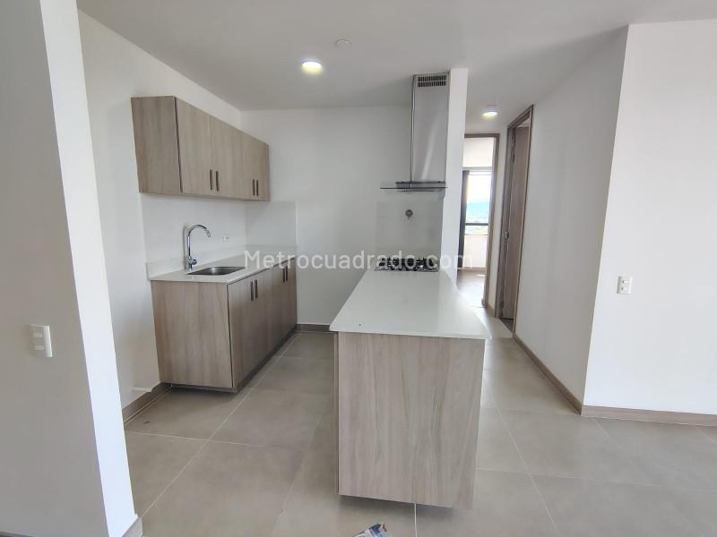 2BR Apartment in Los Colegios (72 m²) - 5
