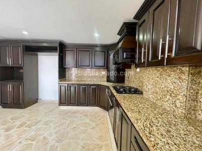 Casa de 5 alcobas en venta en La Doctora, Sabaneta, 400 m² · foto 14 de 20