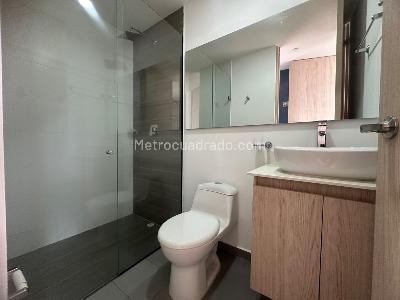Apartamento de 2 alcobas en arriendo en Loma Del Escobero, Envigado, 70 m² · foto 7 de 11
