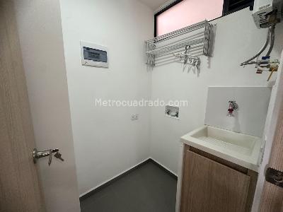 Apartamento de 2 alcobas en arriendo en Loma Del Escobero, Envigado, 70 m² · foto 9 de 11