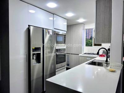 Apartamento de 4 alcobas en venta en La Mota, Medellín, 153 m² · foto 8 de 20