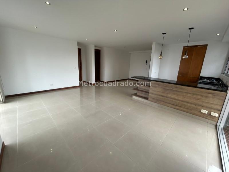 Apartamento de 2 alcobas con balcón en El Poblado (La Tomatera) - 4