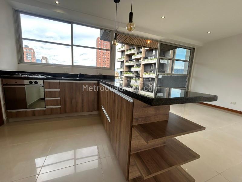 Apartamento de 2 alcobas con balcón en El Poblado (La Tomatera) - 8