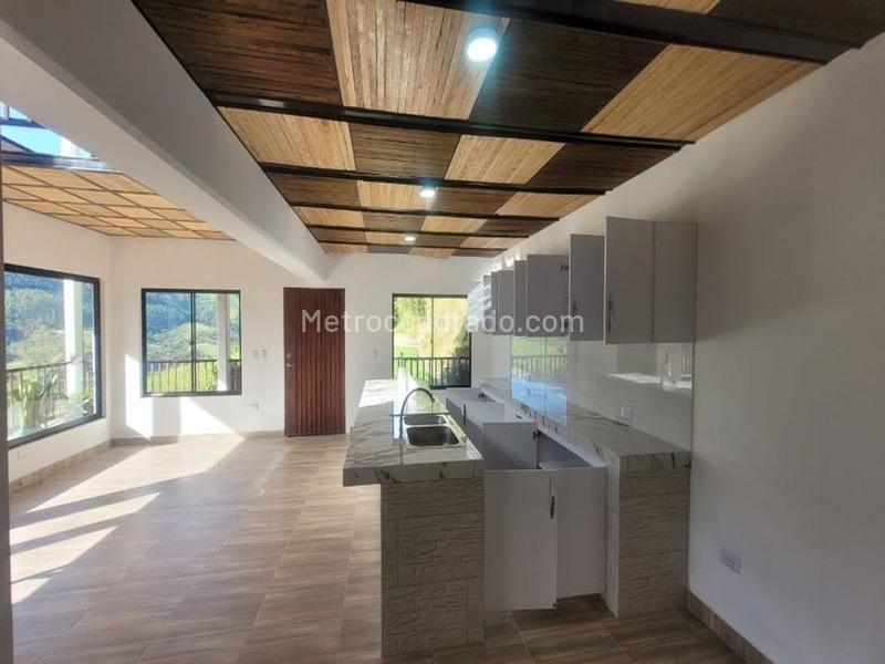 4BR Finca in Barbosa (220 m²)