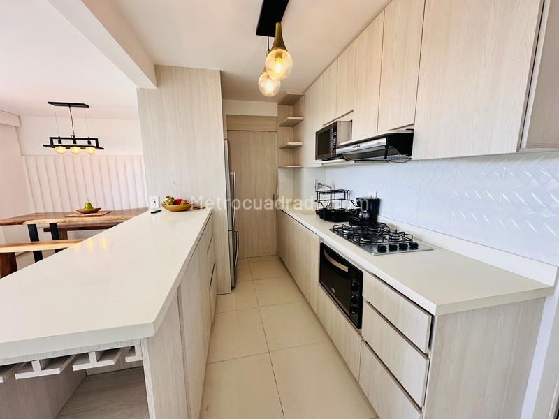 Apartamento amoblado de 3 habitaciones en San Antonio de Pereira - 4