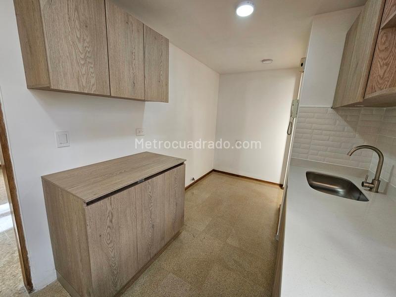 Cozy 3BR Apartment with Balcony in La Florida - 5