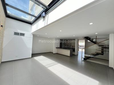 Casa de 3 alcobas en venta en Rio Negro, Rionegro, 160 m² · foto 2 de 20