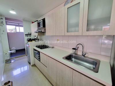 Apartamento de 3 alcobas en venta en Castropol, Medellín, 98 m² · foto 9 de 20