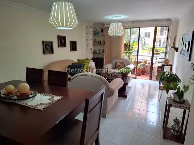 Apartamento de 3 alcobas en venta en Lorena, Medellín, 112 m² · foto 2 de 18
