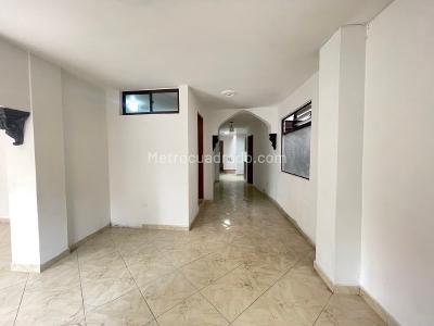 Apartamento de 4 alcobas en venta en Obrero, Envigado, 132 m² · foto 5 de 19