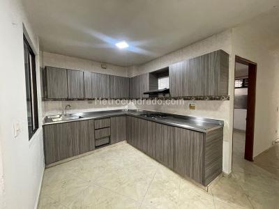 Apartamento de 4 alcobas en venta en Obrero, Envigado, 132 m² · foto 7 de 19