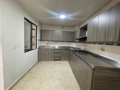 Apartamento de 4 alcobas en venta en Obrero, Envigado, 132 m² · foto 8 de 19