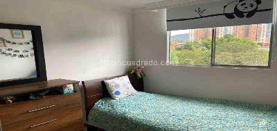 Apartamento de 3 alcobas en venta en Suramerica, Itagüí, 72 m² · foto 3 de 5