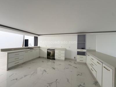 Casa de 3 alcobas en venta en Llanogrande, Rionegro, 320 m² · foto 4 de 20