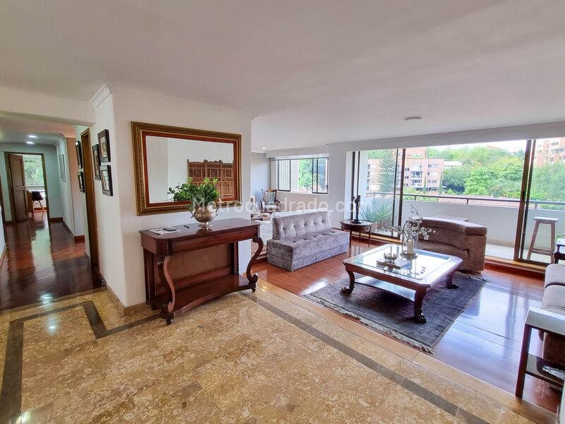 Apartamento Elegante de 4 Alcobas en San Lucas, El Poblado - 2