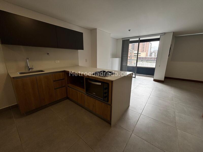 Estudio Moderno de 1 Alcoba en El Poblado - 3