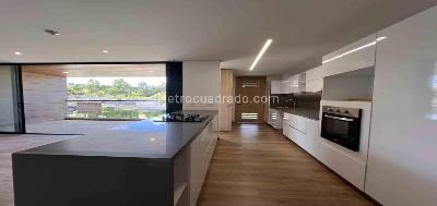 Apartamento de 3 alcobas en venta en Rio Negro, Rionegro, 139 m² · foto 3 de 16