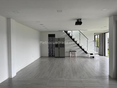 Casa de 4 alcobas en arriendo en Pantanillo, Bogotá, 361 m² · foto 4 de 20