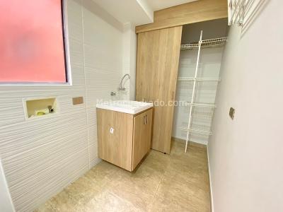 Apartamento de 2 alcobas en arriendo en Patio Bonito, Medellín, 75 m² · foto 12 de 14