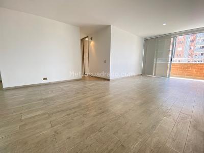 Apartamento de 2 alcobas en arriendo en Patio Bonito, Medellín, 75 m² · foto 3 de 14