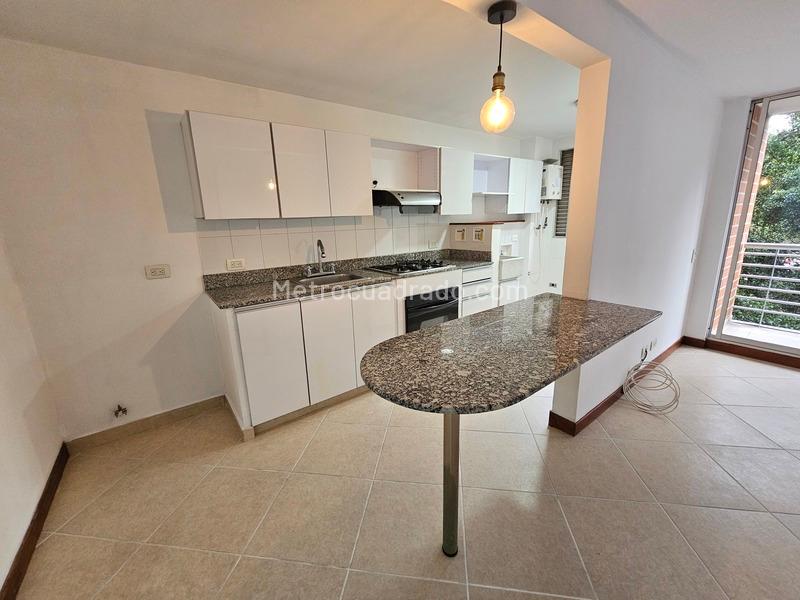 Apartamento en Castropol de 2 Alcobas con Balcón - 3