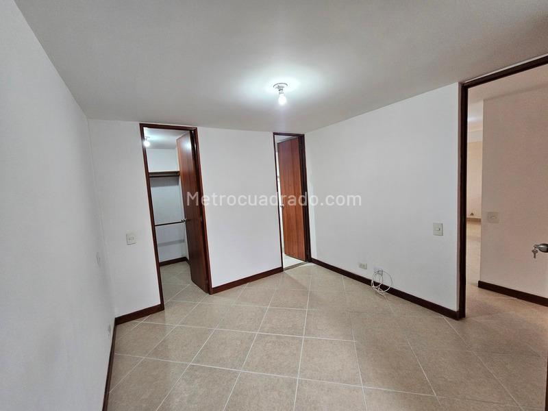 Apartamento en Castropol de 2 Alcobas con Balcón - 7