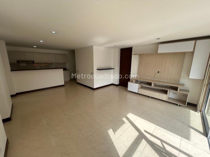3BR Apartment in Loma Del Escobero (95 m²)
