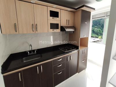 Apartamento de 3 alcobas en venta en Rodeo Alto, Medellín, 60 m² · foto 3 de 14