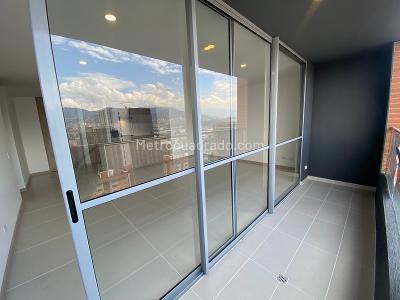 Apartamento de 3 alcobas en arriendo en El Poblado, Medellín, 120 m² · foto 13 de 14