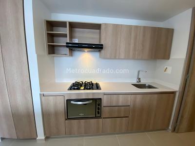 Apartamento de 3 alcobas en arriendo en El Poblado, Medellín, 120 m² · foto 2 de 14