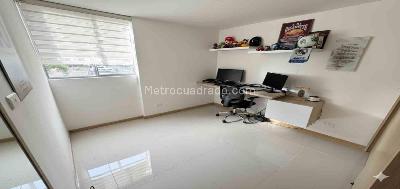 Apartamento de 3 alcobas en venta en Ditaires, Itagüí, 76 m² · foto 4 de 17