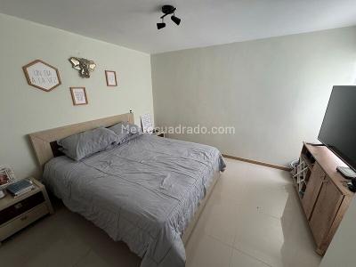 Apartamento de 3 alcobas en venta en Ditaires, Itagüí, 76 m² · foto 7 de 17