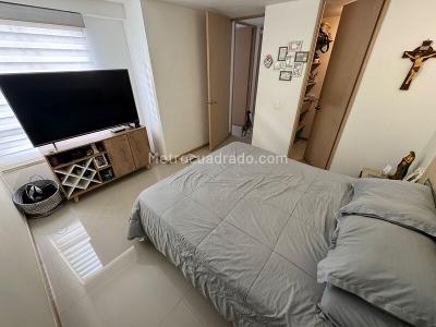 Apartamento de 3 alcobas en venta en Ditaires, Itagüí, 76 m² · foto 8 de 17