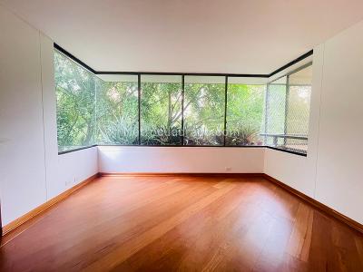 Apartamento de 4 alcobas en venta en El Poblado, Medellín, 260 m² · foto 19 de 20