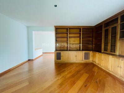 Apartamento de 4 alcobas en venta en El Poblado, Medellín, 260 m² · foto 2 de 20