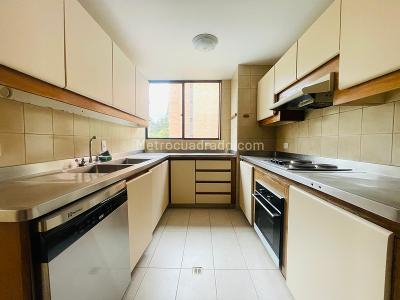 Apartamento de 4 alcobas en venta en El Poblado, Medellín, 260 m² · foto 5 de 20