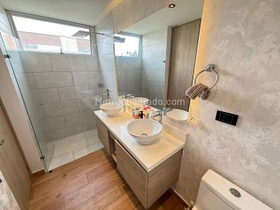 Casa de 5 alcobas en venta en Barro Blanco Y Zona Franca, Rionegro, 185 m² · foto 18 de 20