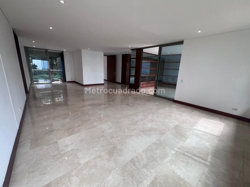 Spacious Apartment for Rent in El Poblado - 4