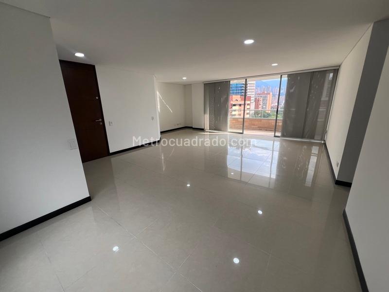 Apartamento en Castropol, El Poblado (Piso 9) de 2 Alcobas - 2