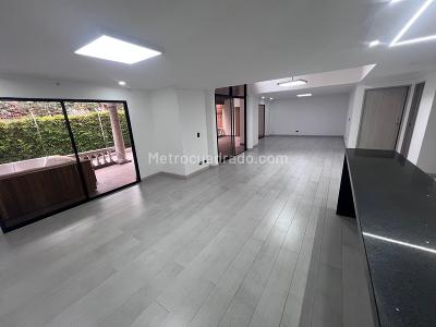 Casa en arriendo en El Poblado, Medellín · foto 3 de 20