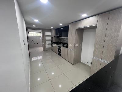 Casa en arriendo en El Poblado, Medellín · foto 5 de 20