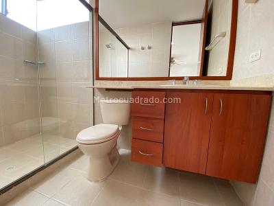 Apartamento en arriendo en El Poblado, Medellín · foto 11 de 13