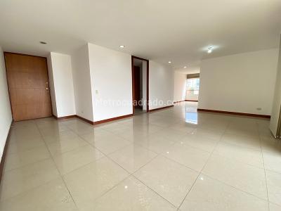 Apartamento en arriendo en El Poblado, Medellín · foto 2 de 13